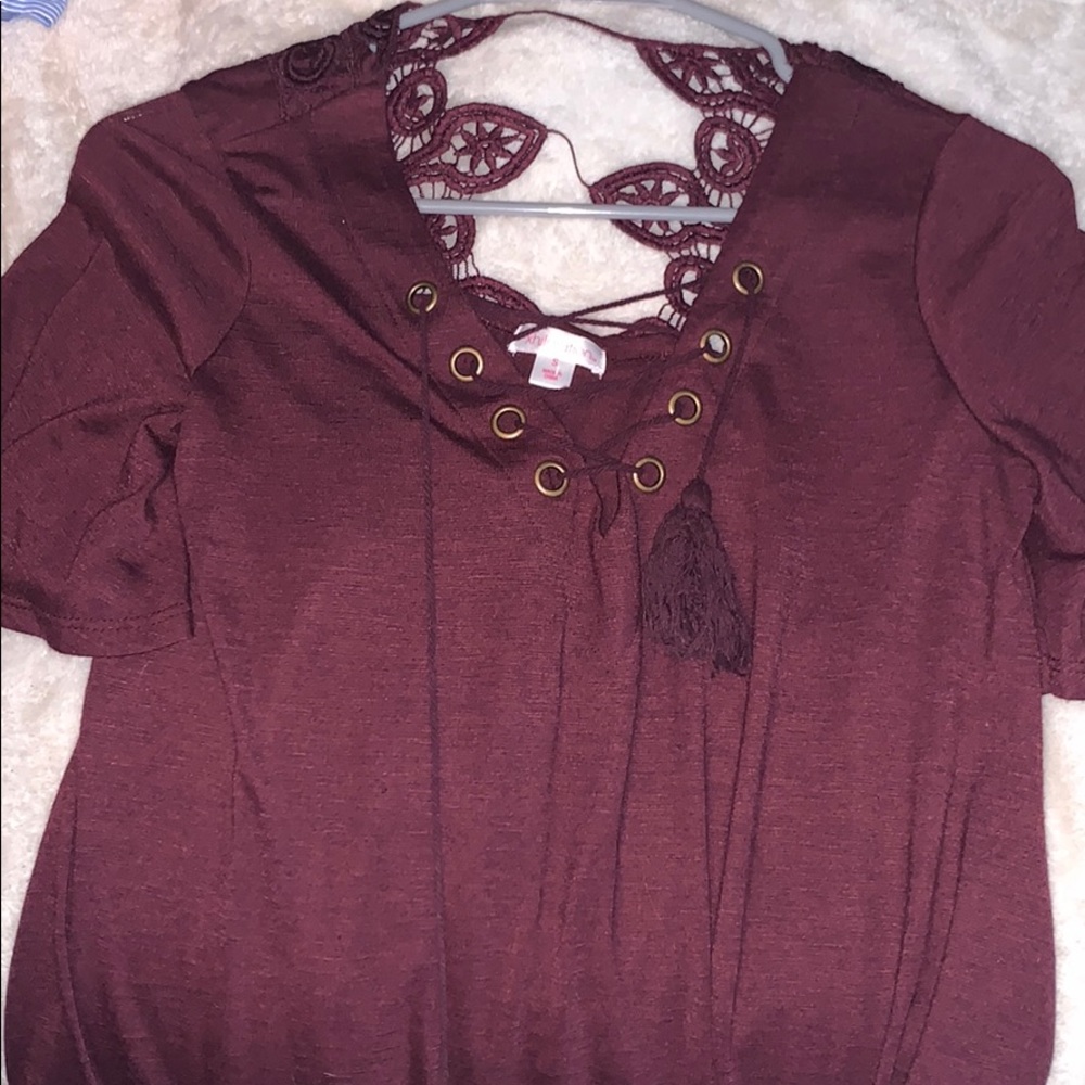 3 FASHION TOPS🥰 - Picture 4 of 6